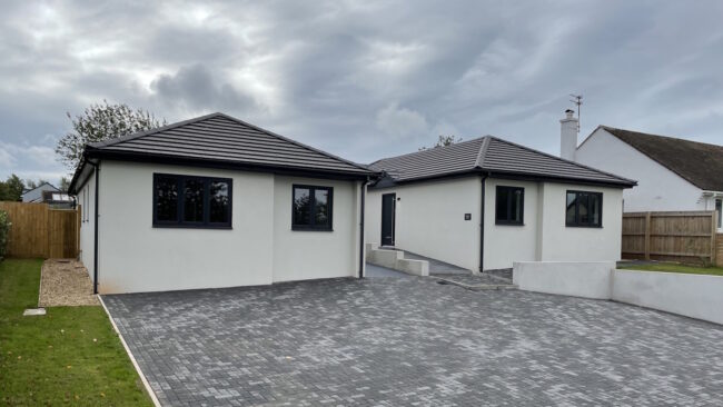 MODERN BUILD